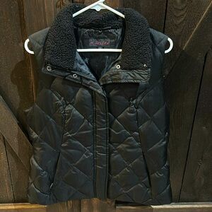 Black puffy vest size large